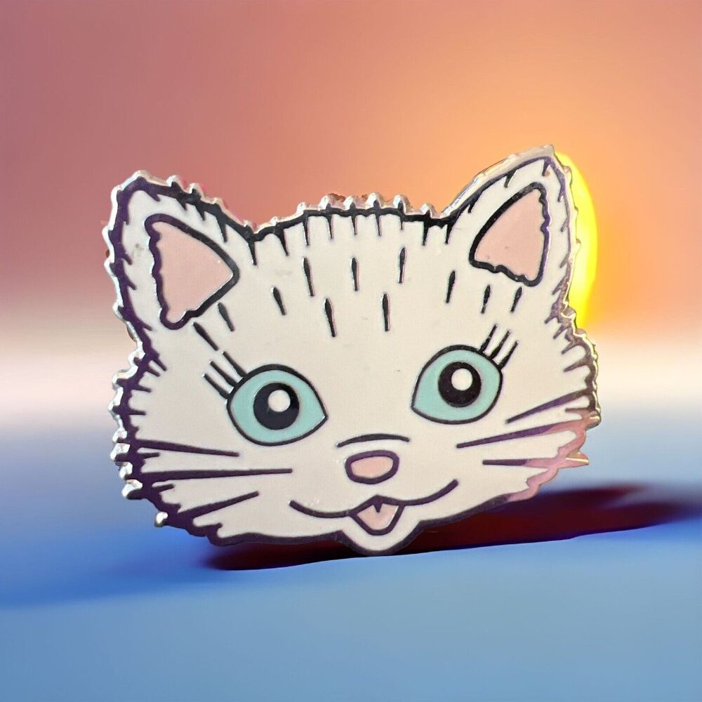 White KITTY CAT Pin Brooch